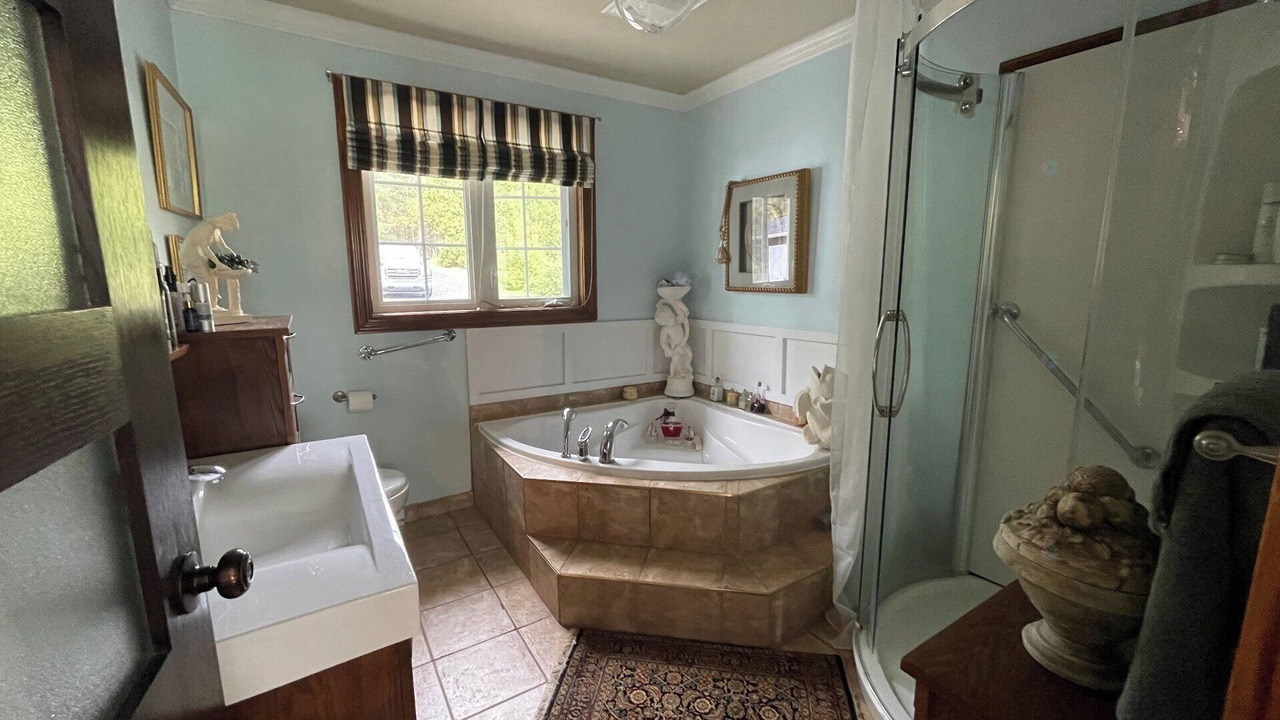 Photo of Bathroom in Lac-Saint-Jean-Est Regional County Municipality