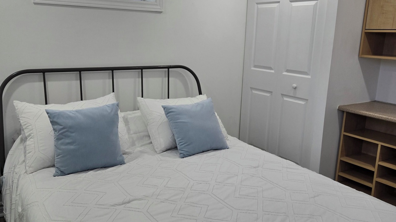 Photo of Bedroom in Longueuil