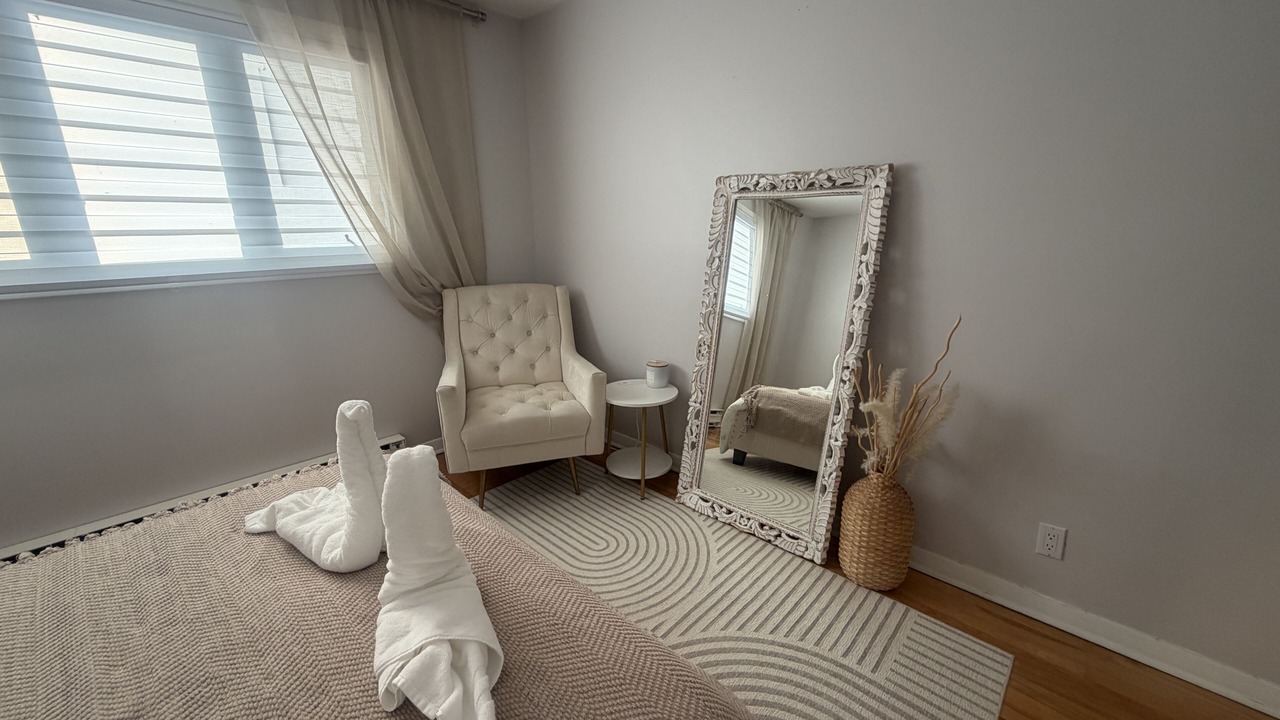 Photo of Bedroom in Laval-des-Rapides
