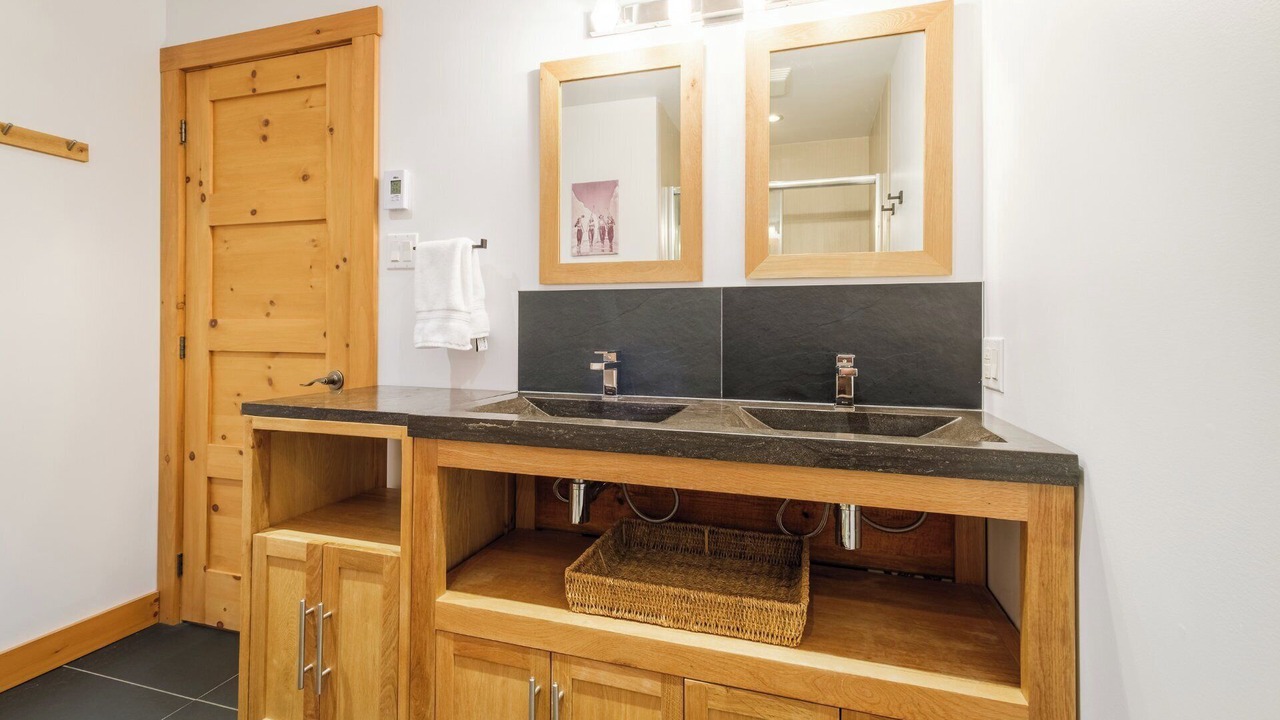 Photo of Bathroom in Val-des-Lacs