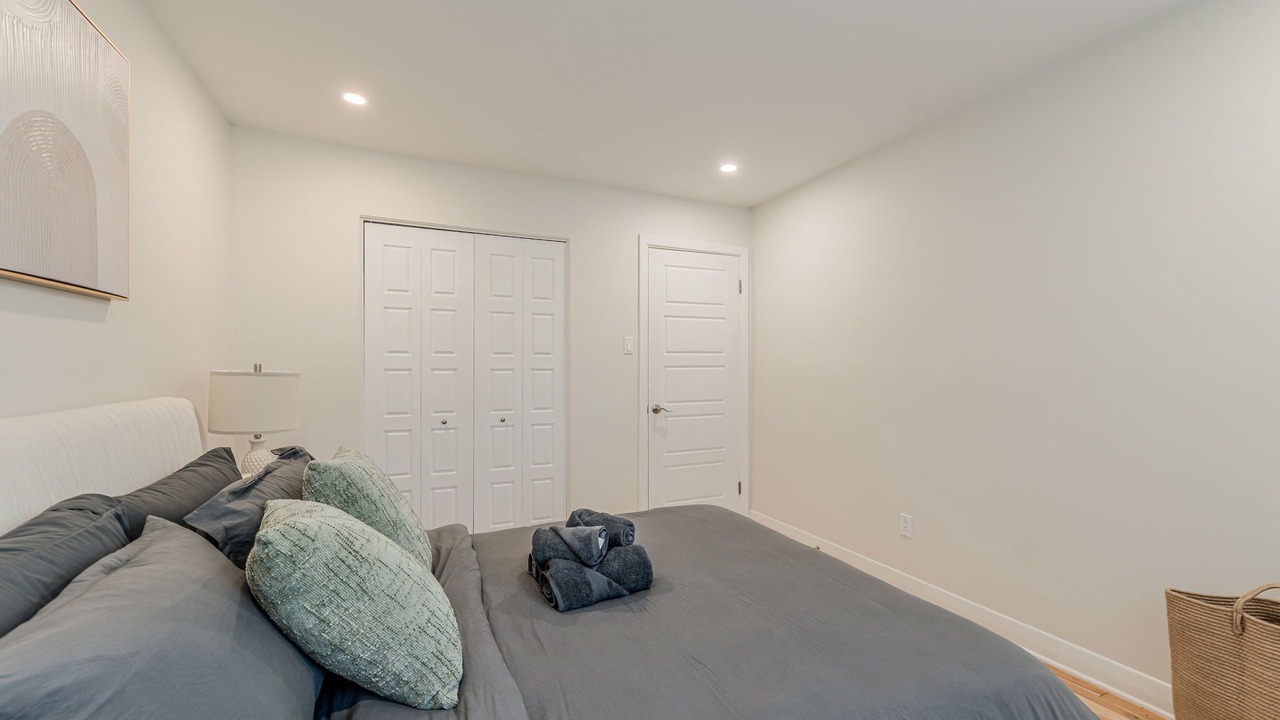 Photo of Bedroom in Laval-des-Rapides