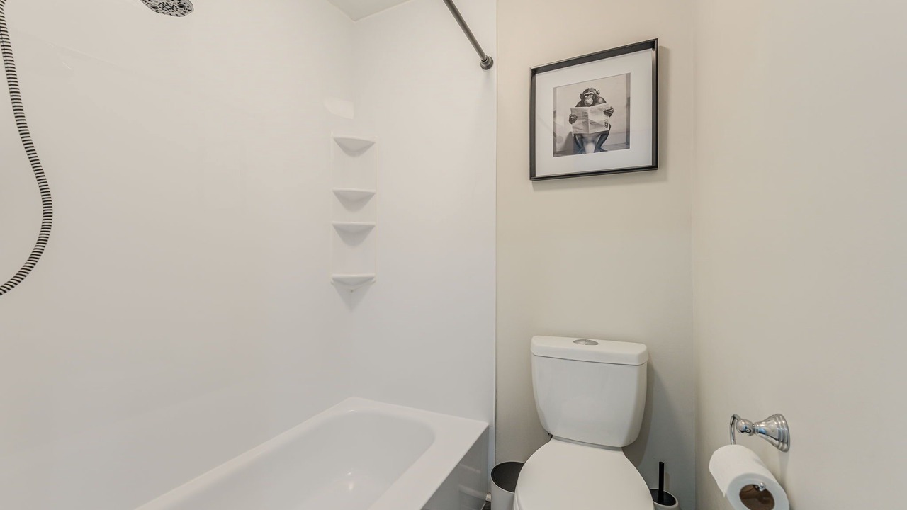 Photo of Bathroom in Laval-des-Rapides