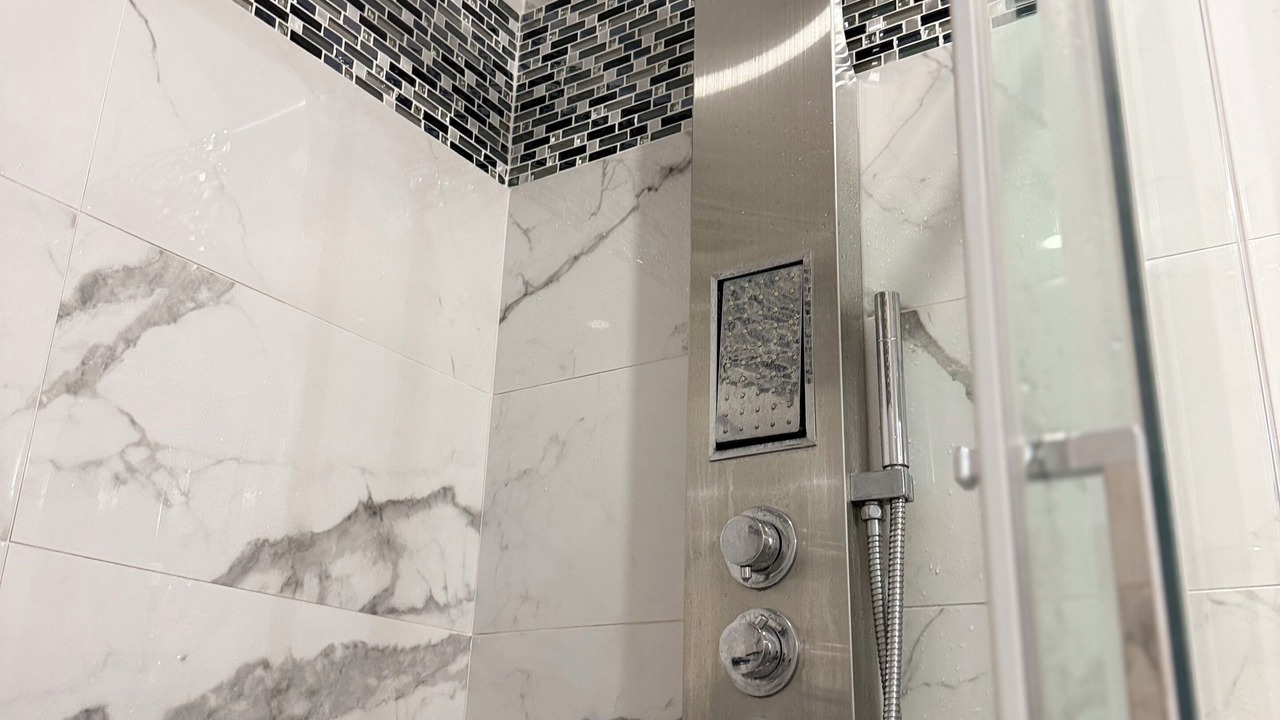Photo of Bathroom in Saint-Augustin-de-Desmaures