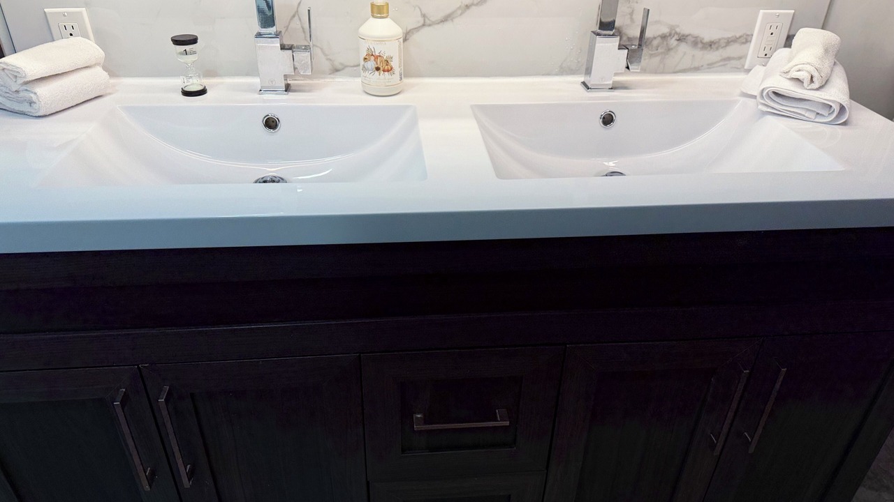 Photo of Bathroom in Saint-Augustin-de-Desmaures