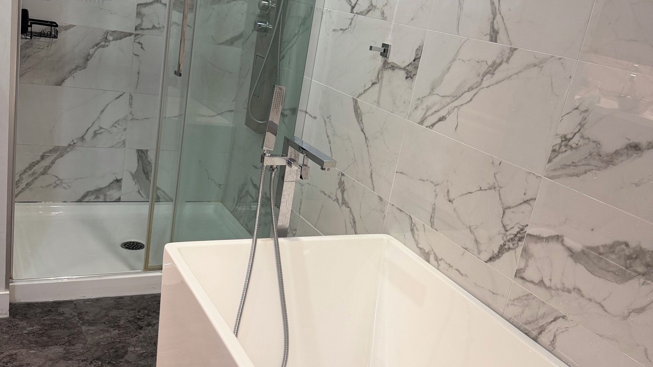Photo of Bathroom in Saint-Augustin-de-Desmaures