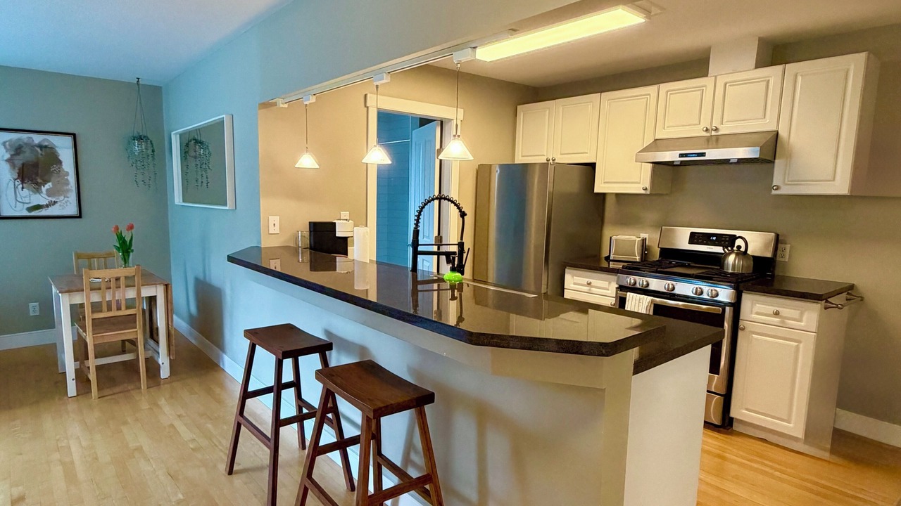 Photo of Kitchen in Metro Vancouver Regional District