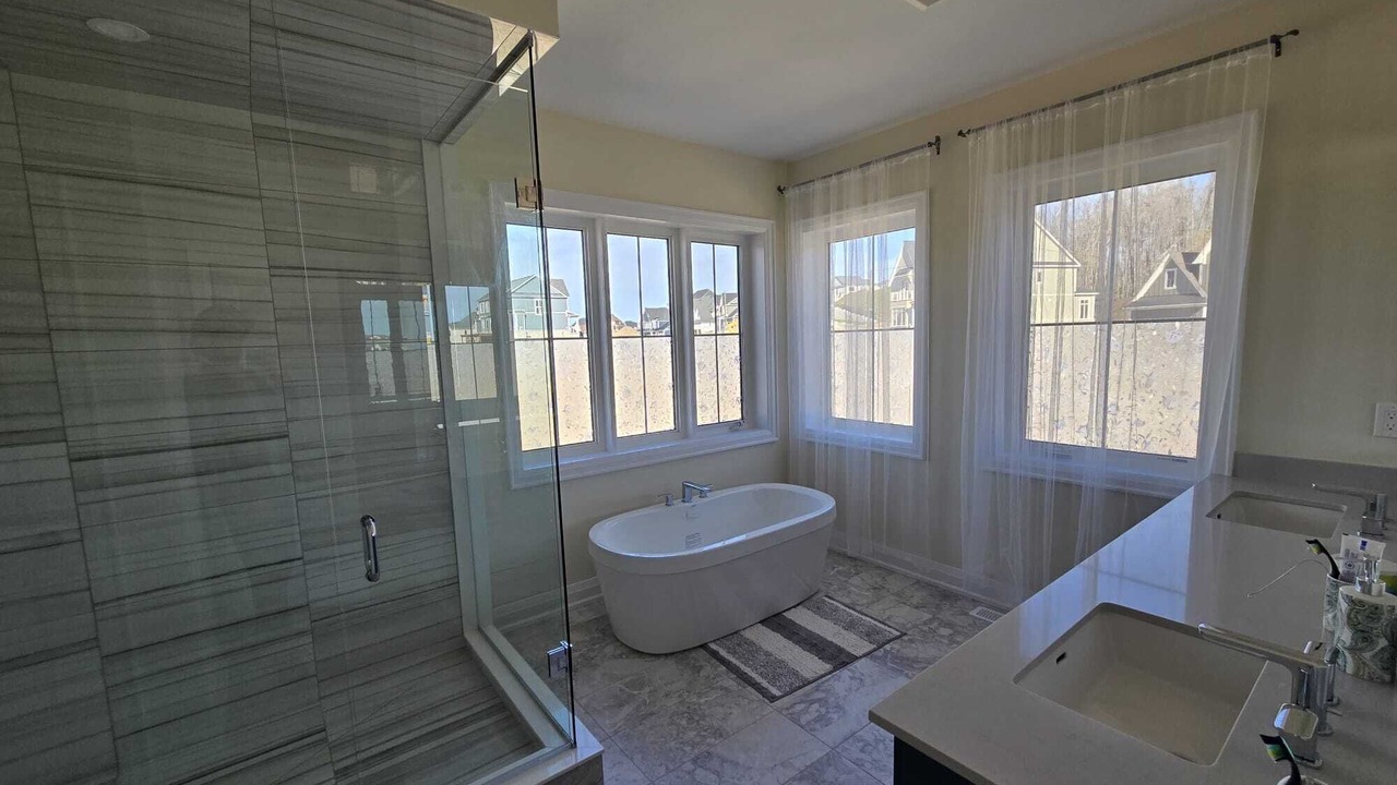 Photo of Bathroom in Oro-Medonte