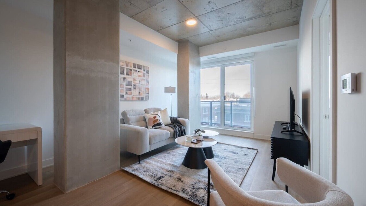 Photo of Livingroom in Carlingwood - McKellar Park - Laurentien View