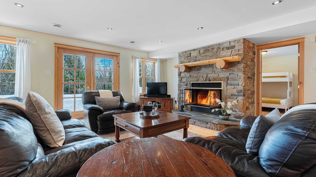 Photo of Livingroom in Fiddler Lake Resort