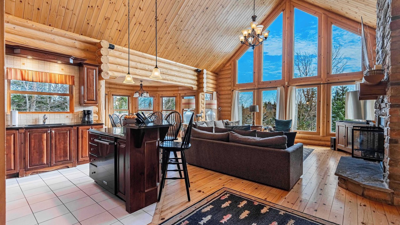 Photo of Livingroom in Fiddler Lake Resort