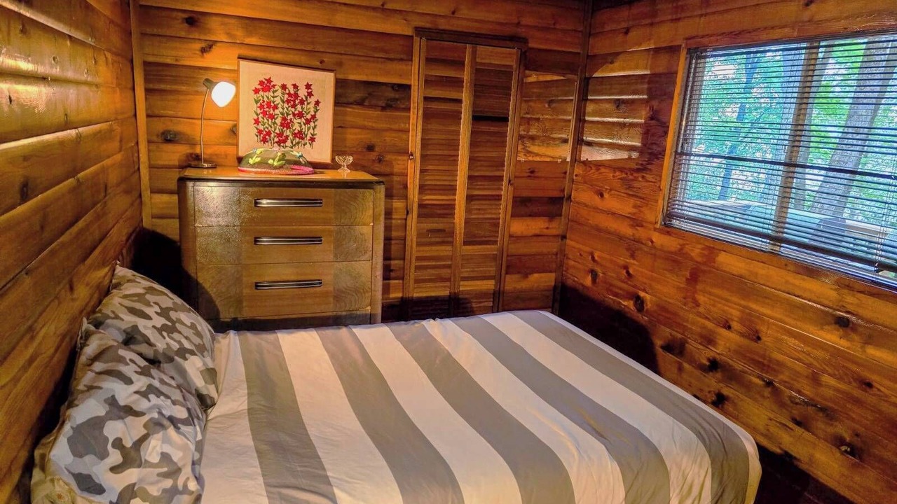 Photo of Bedroom in Utterson