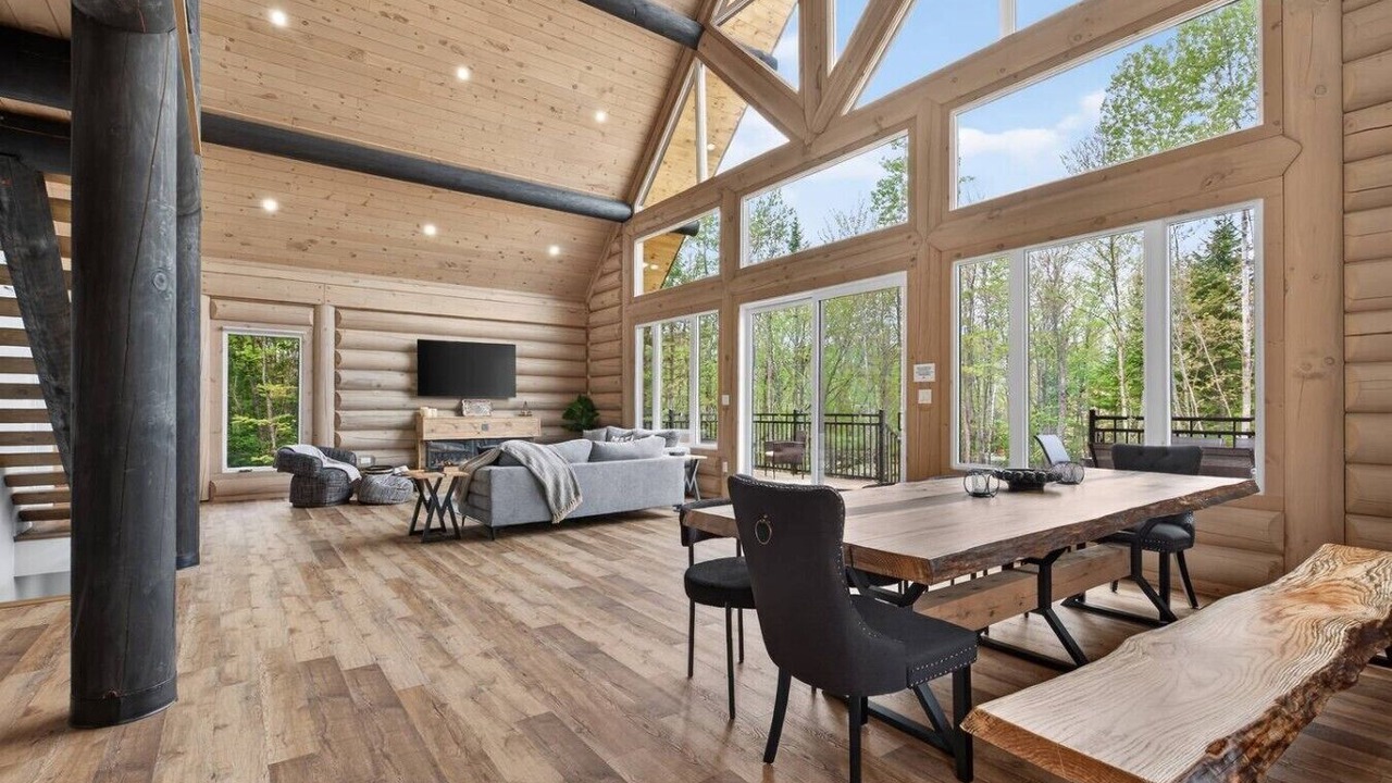 Photo of Livingroom in Amherst
