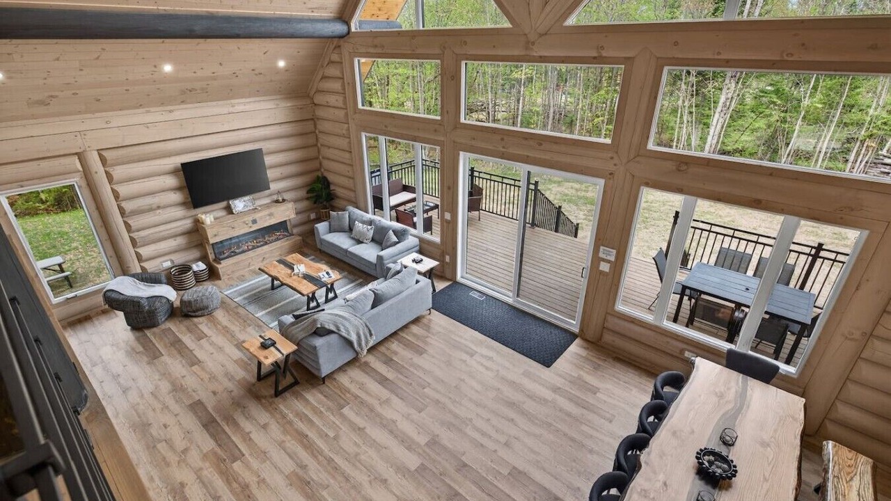 Photo of Livingroom in Amherst
