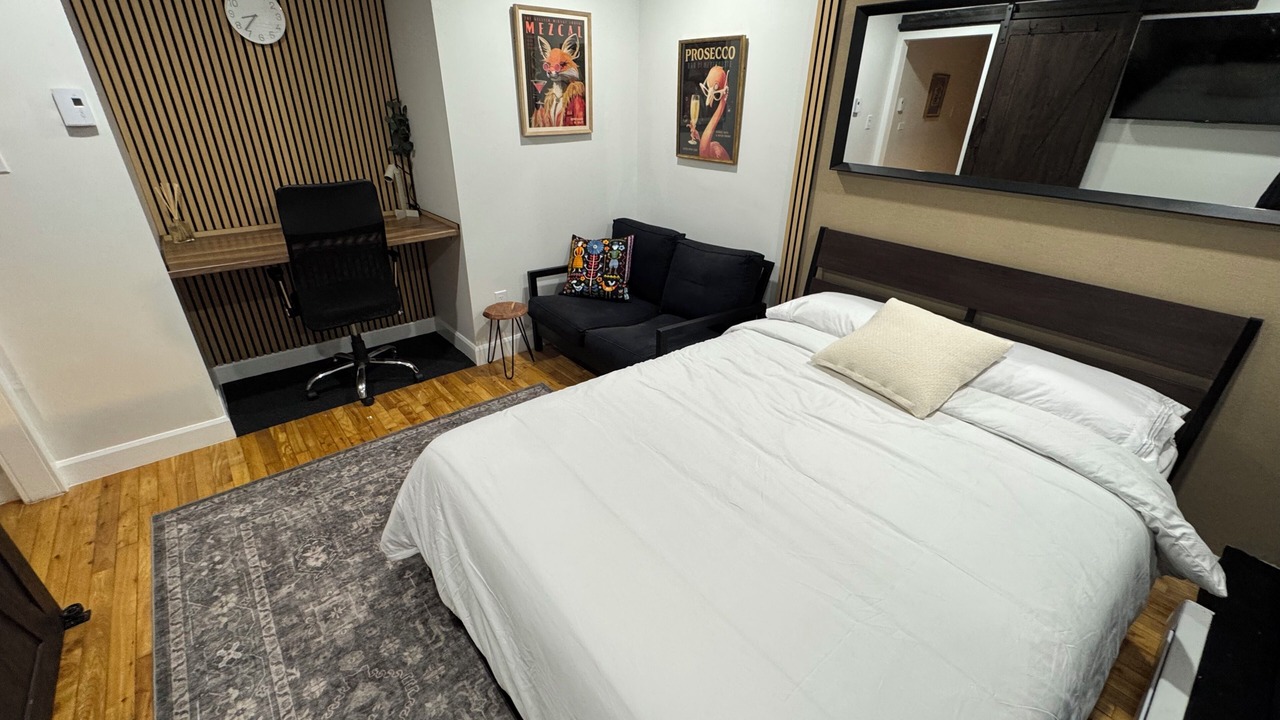 Photo of Bedroom in Longueuil