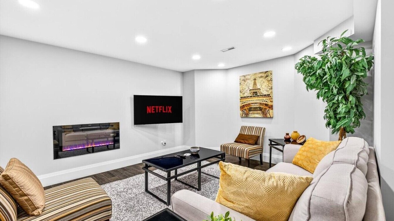 Photo of Livingroom in Langley