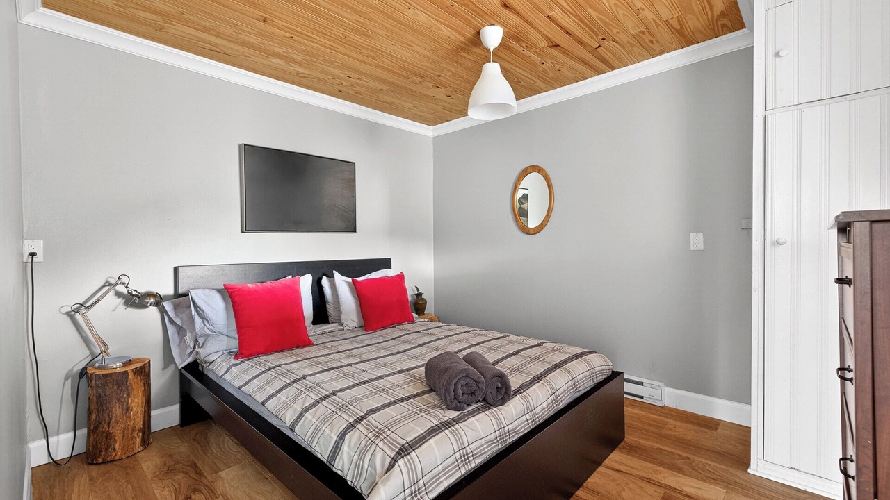Photo of Bedroom in Val-des-Monts