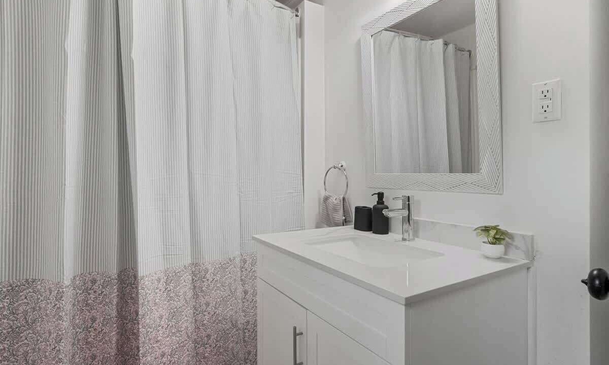 Photo of Bathroom in Fort Erie