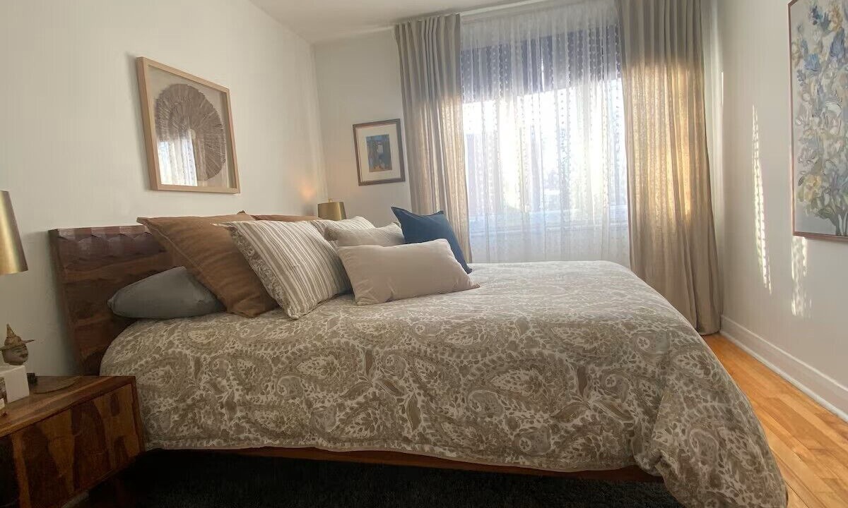 Photo of Bedroom in Longueuil