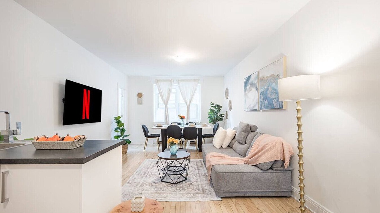 Photo of Livingroom in Golden Square Mile