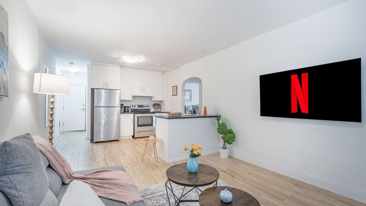 Photo of Livingroom in Golden Square Mile