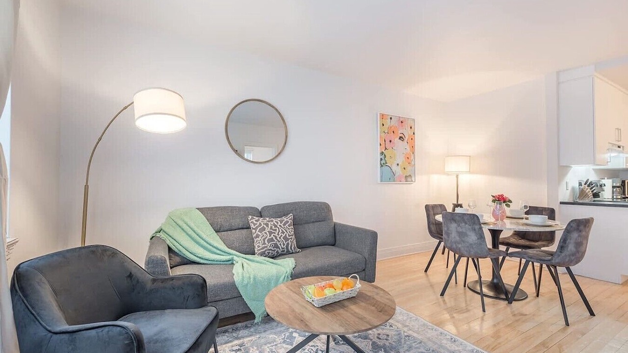 Photo of Livingroom in Golden Square Mile