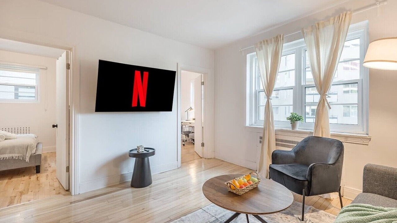 Photo of Livingroom in Golden Square Mile