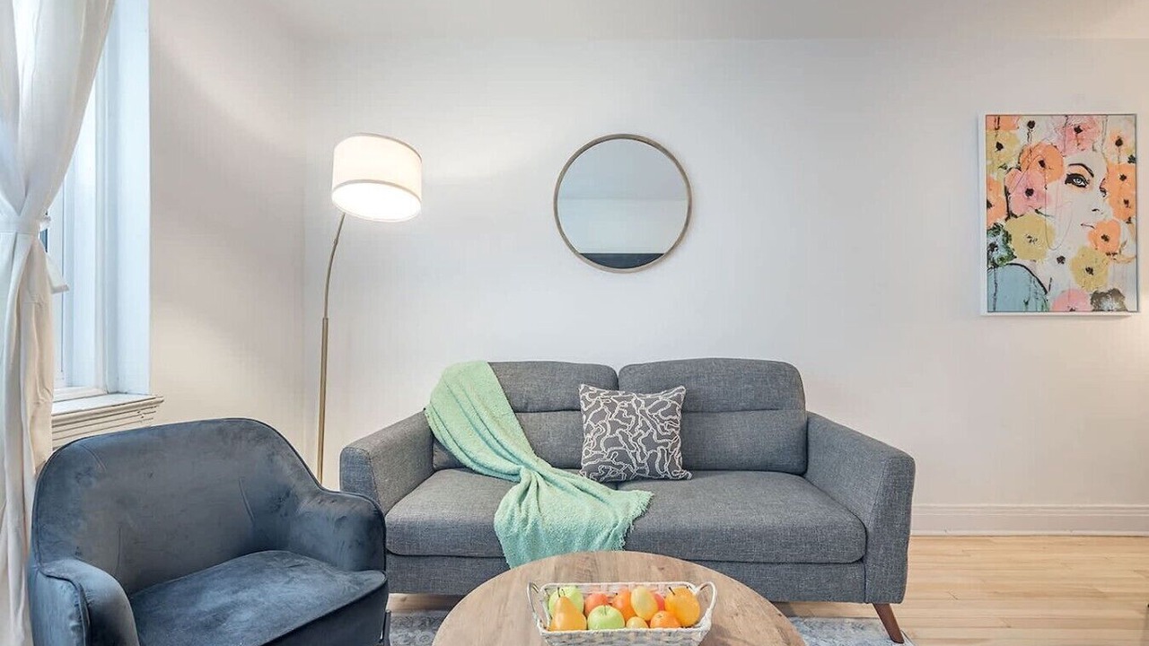 Photo of Livingroom in Golden Square Mile