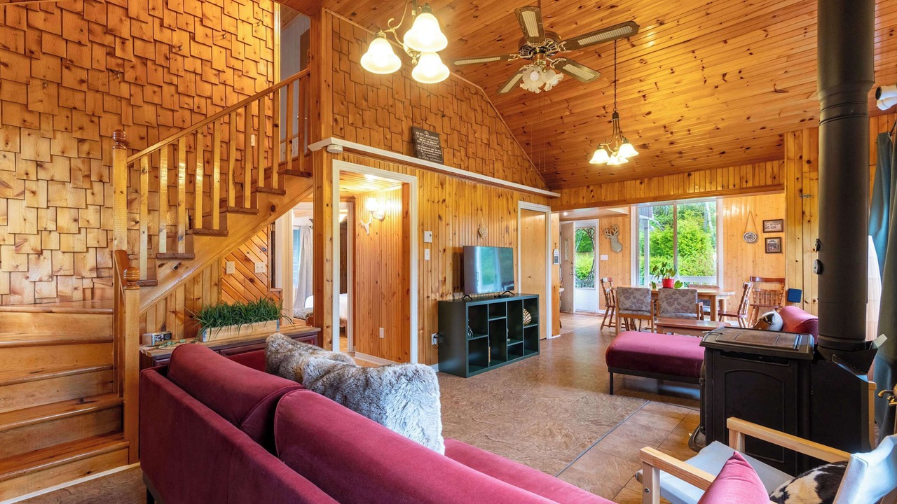 Photo of Livingroom in Chertsey