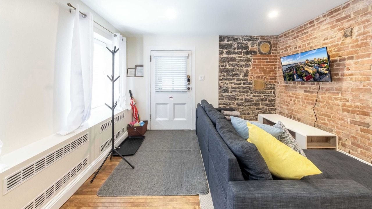 Photo of Livingroom in Desjardins