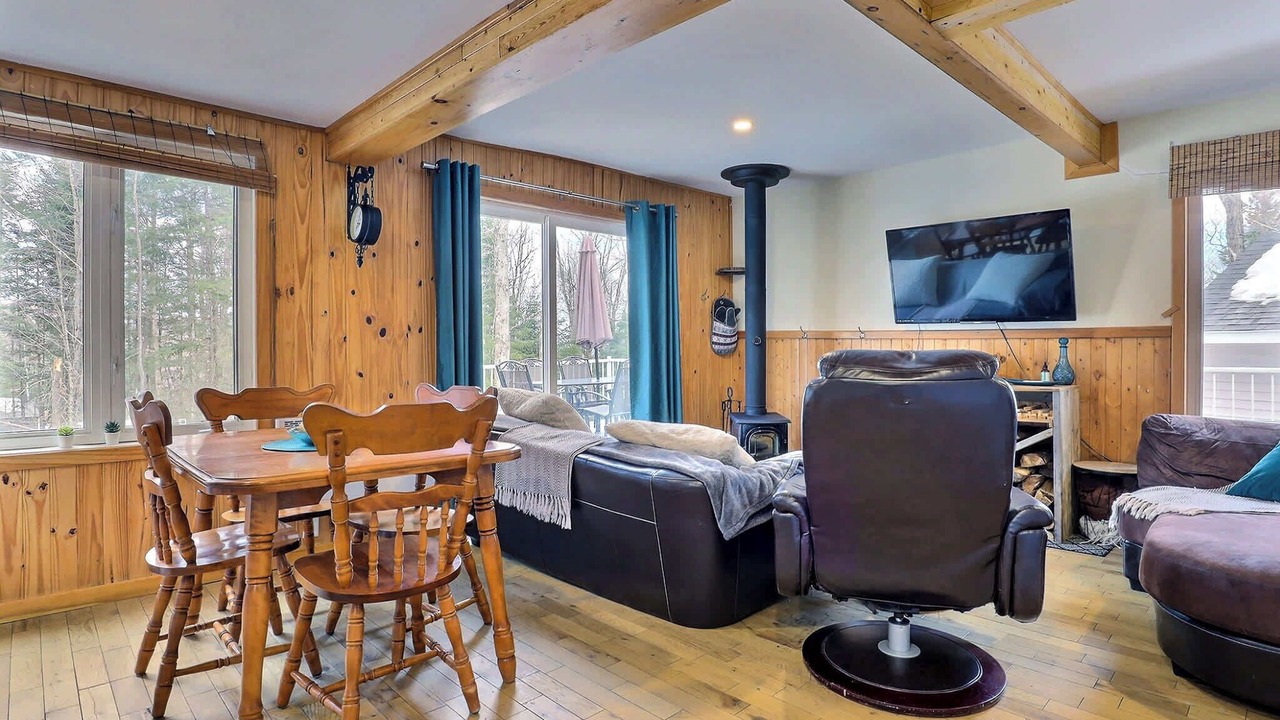 Photo of Livingroom in Notre-Dame-Des-Bois