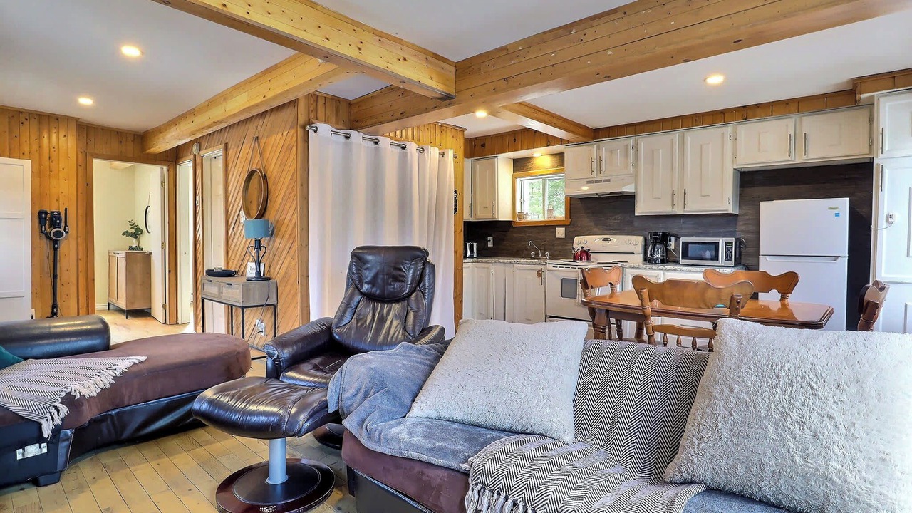 Photo of Livingroom in Notre-Dame-Des-Bois