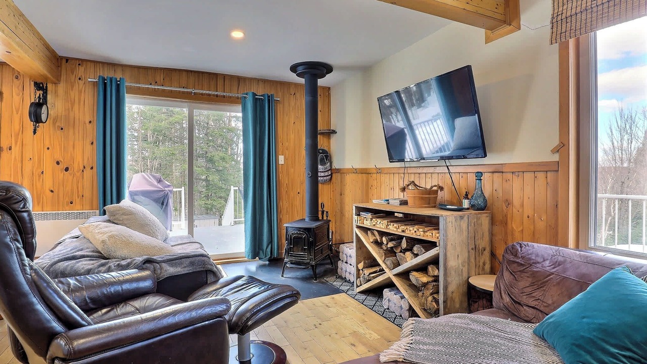 Photo of Livingroom in Notre-Dame-Des-Bois
