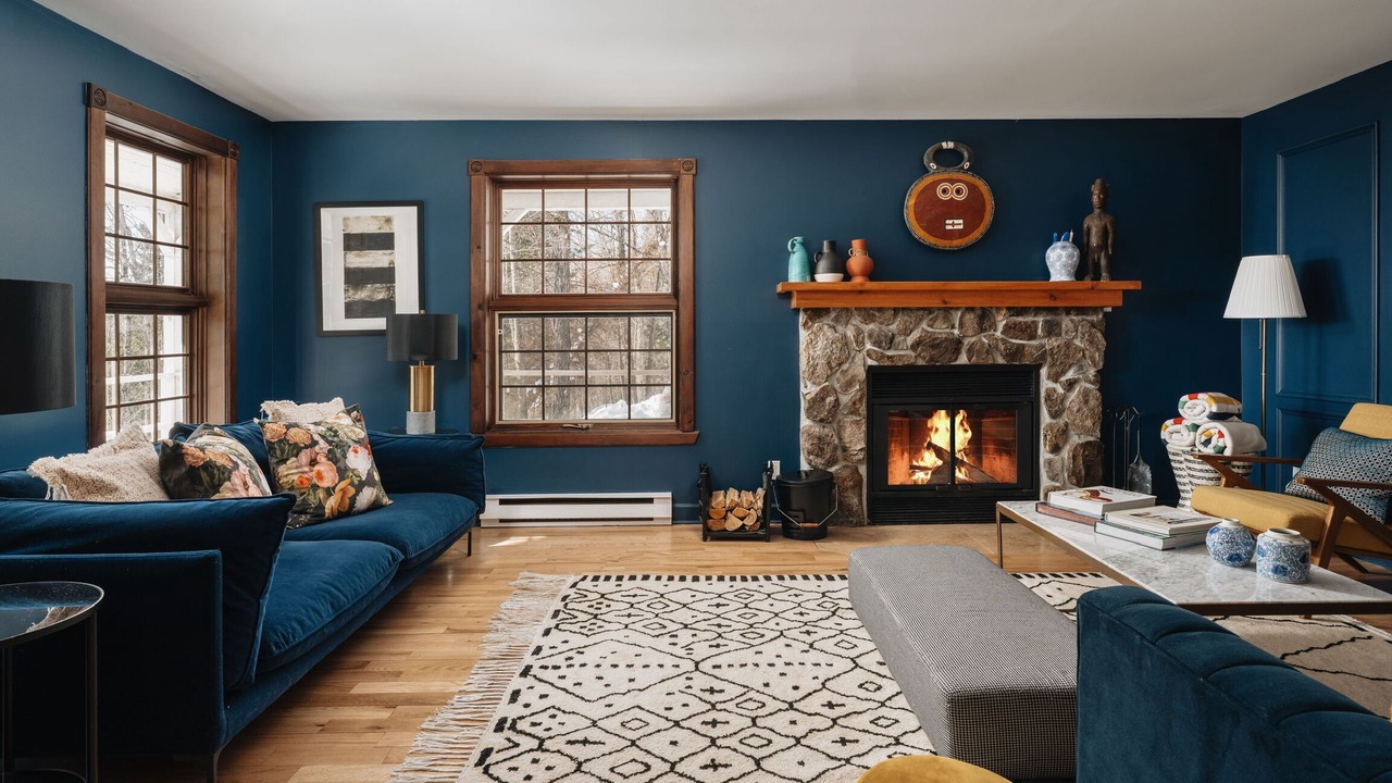 Photo of Livingroom in Lac-des-Seize-Iles