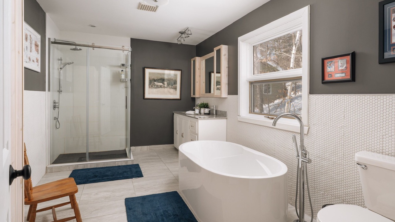 Photo of Bathroom in Lac-des-Seize-Iles