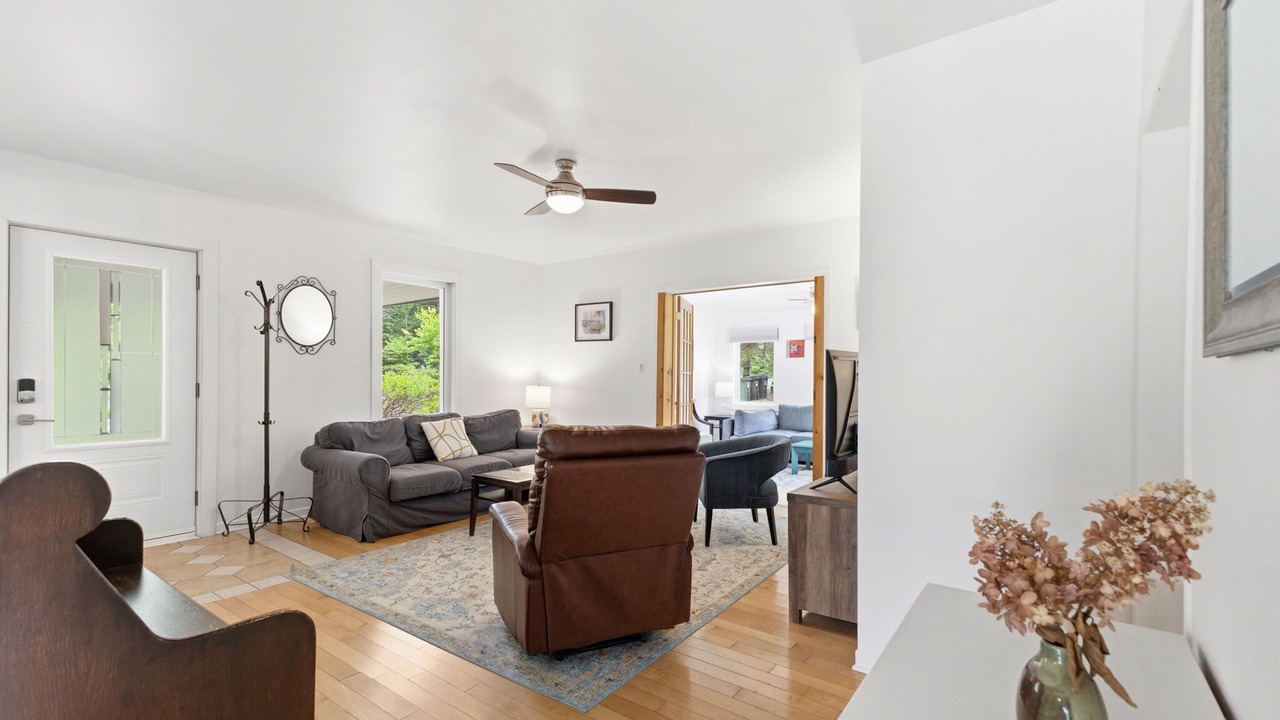 Photo of Livingroom in Montcalm