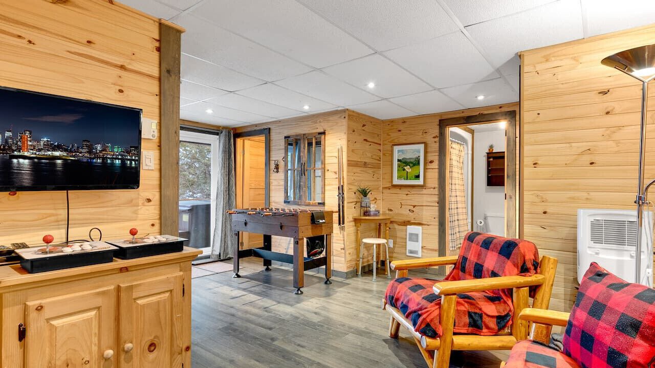 Photo of Livingroom in Amherst