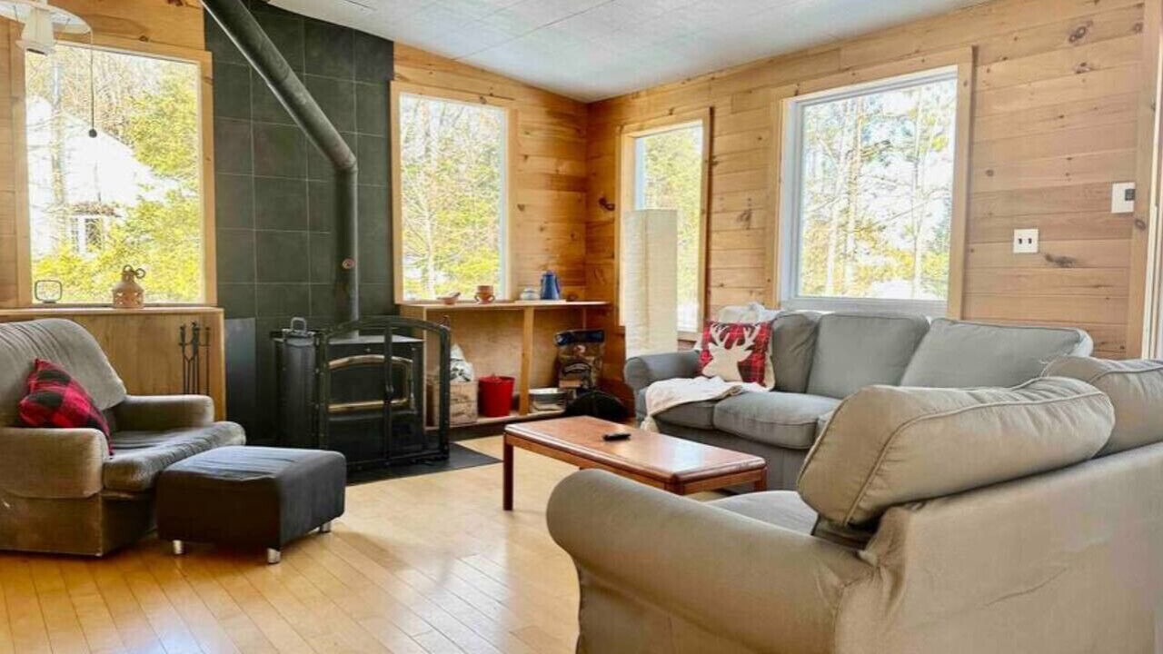 Photo of Livingroom in Chertsey