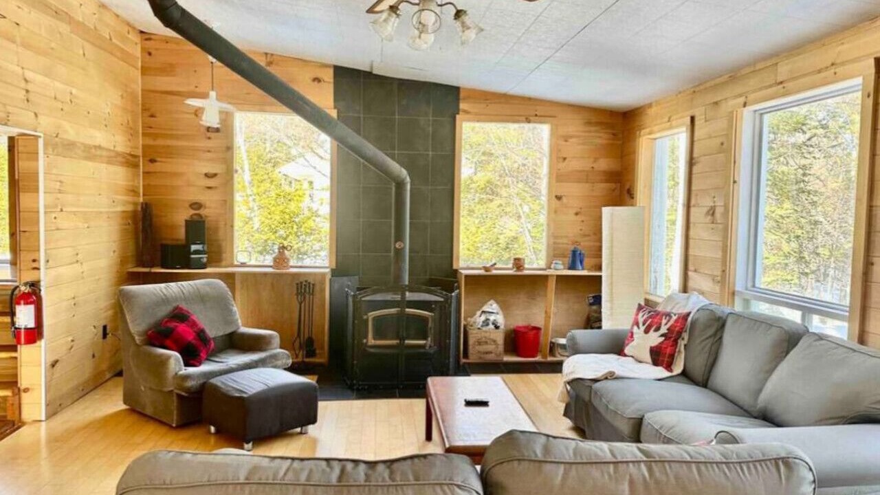Photo of Livingroom in Chertsey