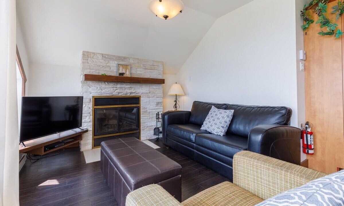 Photo of Livingroom in Petite-Riviere-Saint-Francois