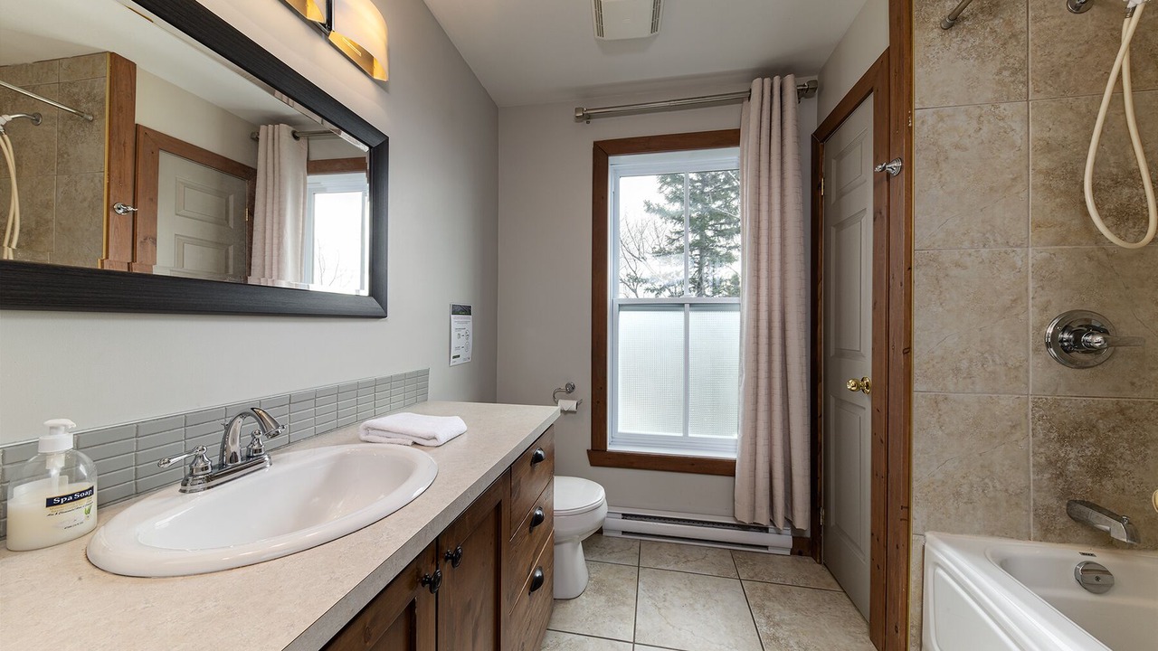 Photo of Livingroom in Petite-Riviere-Saint-Francois