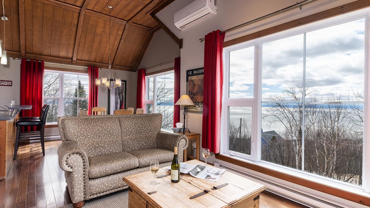 Photo of Livingroom in Petite-Riviere-Saint-Francois