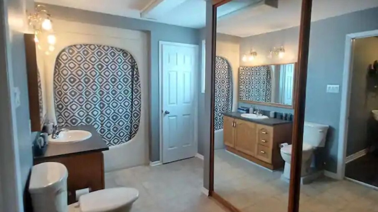 Photo of Bathroom in Old Ottawa East