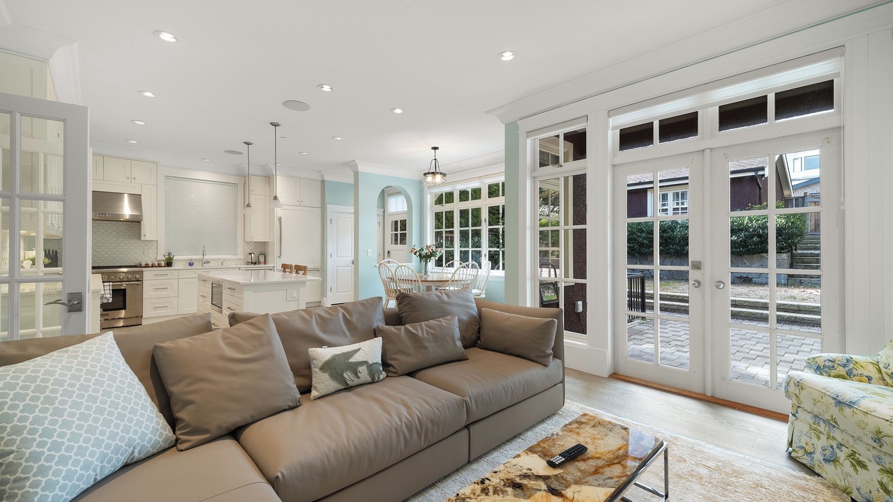 Photo of Livingroom in West Point Grey