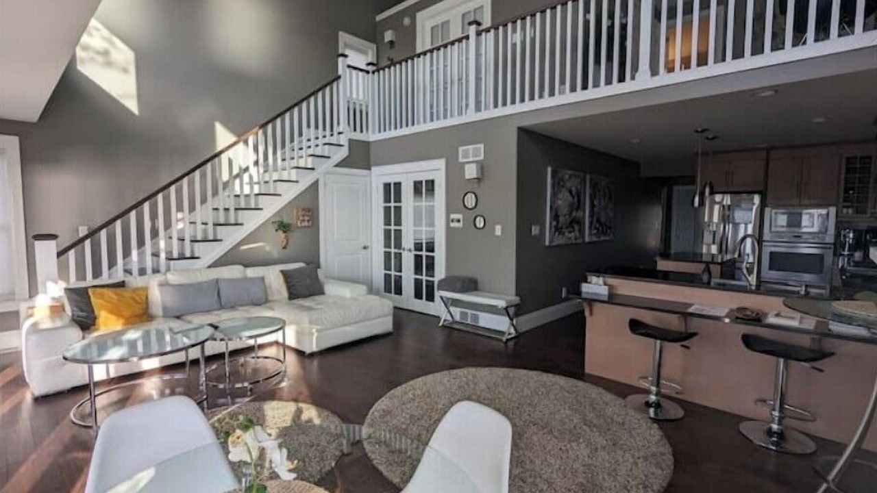 Photo of Livingroom in Town of Essex