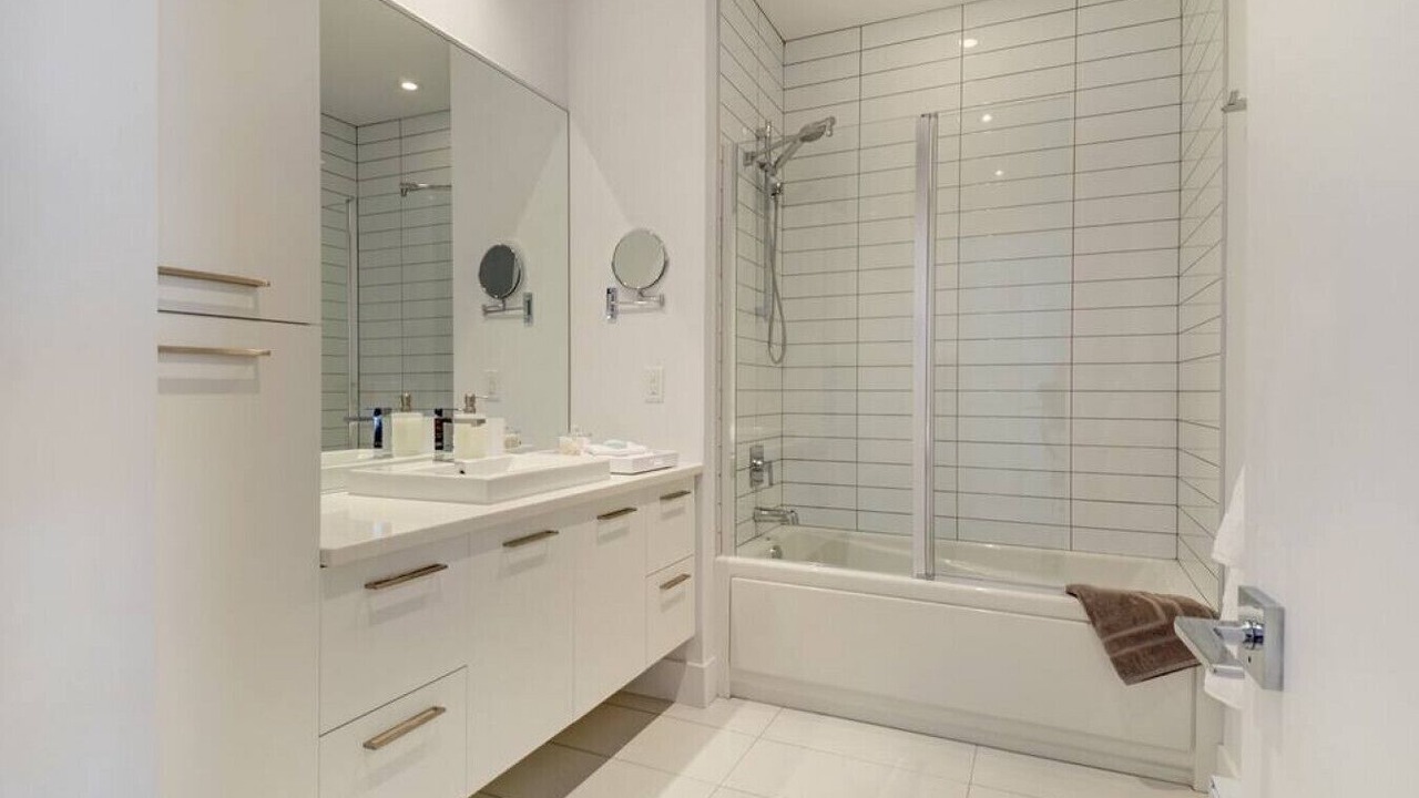 Photo of Bathroom in Vieux-Quebec-Cap-Blanc-colline Parlementaire