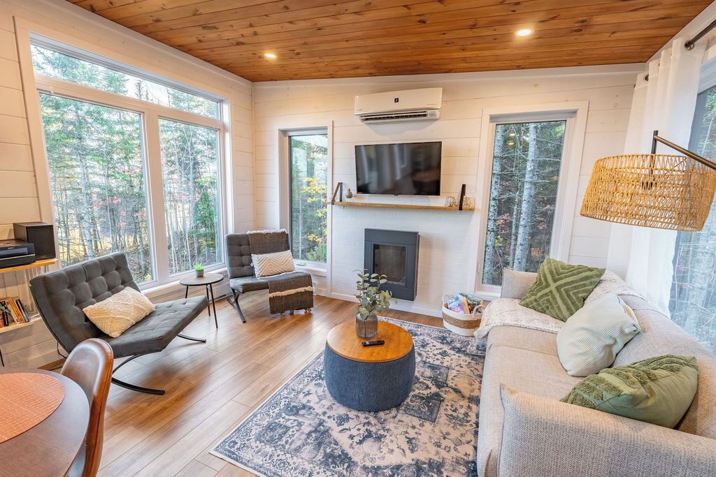 Photo of Livingroom in Adstock