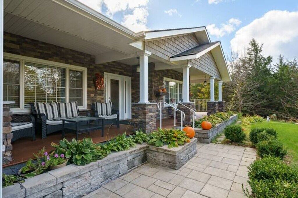 Photo of Patio Balcony in Greater Napanee