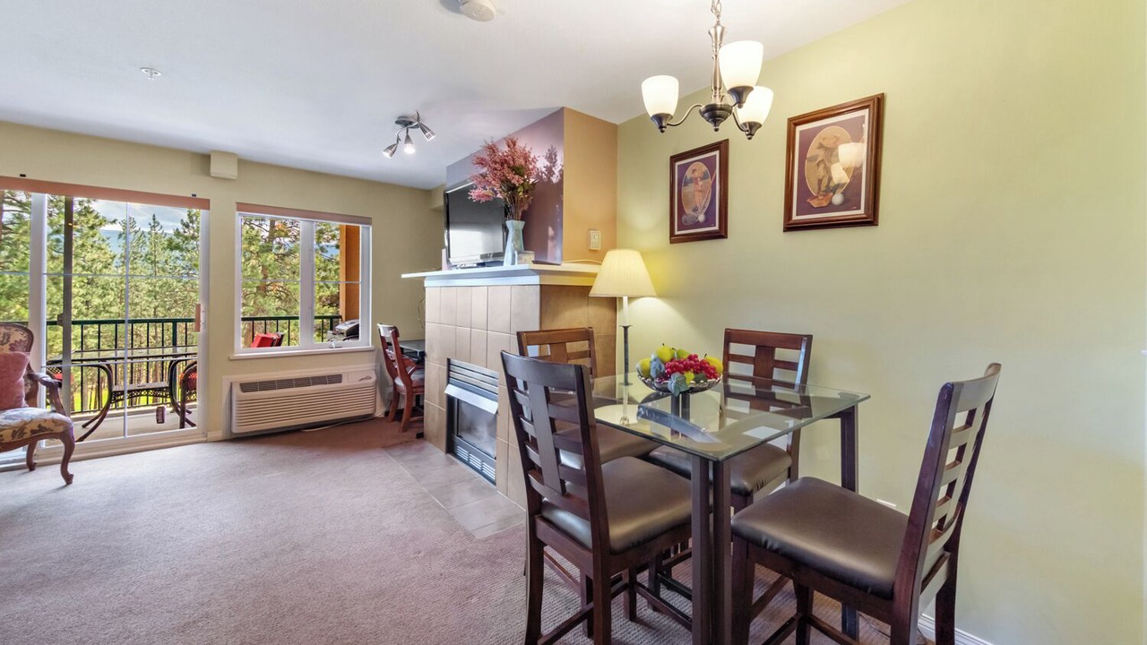 Photo of Livingroom in Quail Ridge