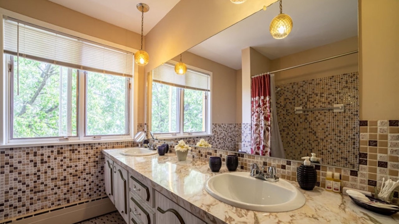 Photo of Bathroom in St-Francois-de-l'Ile-d'Orleans