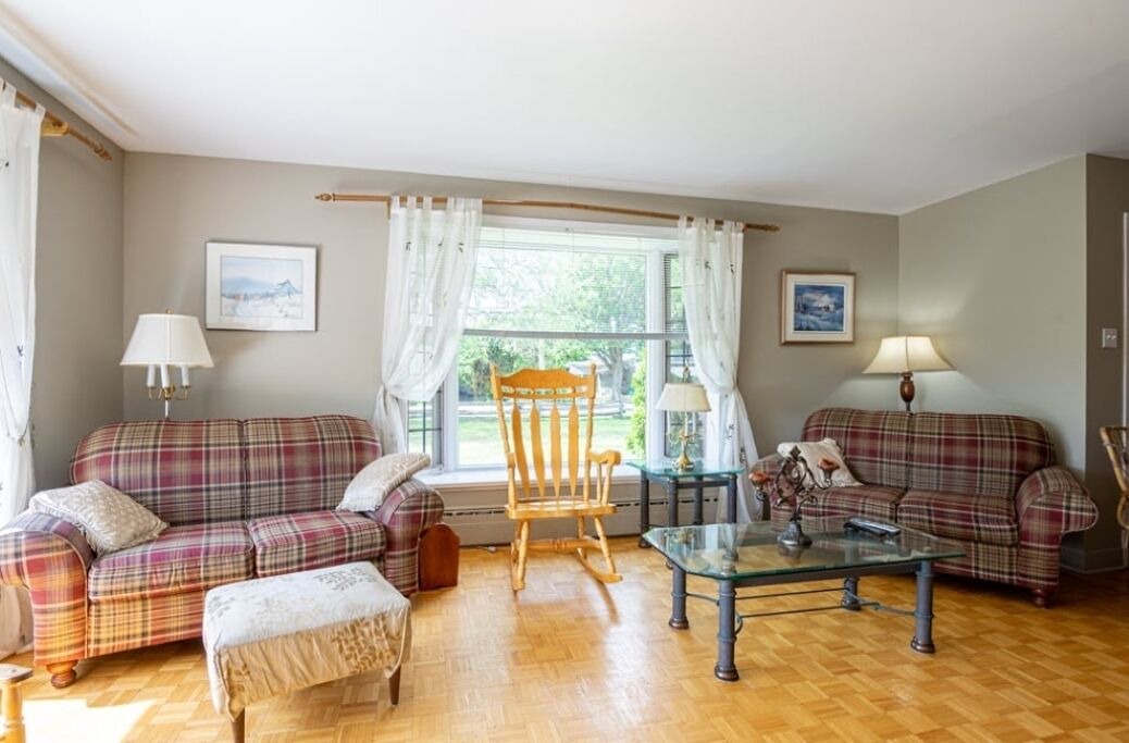 Photo of Livingroom in St-Francois-de-l'Ile-d'Orleans